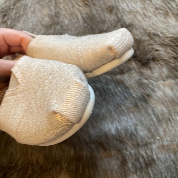TOMS like new - Picture 6 of 6